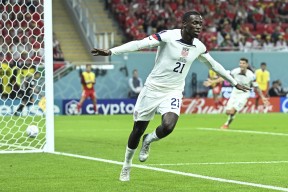 华体会登录-关于法国完胜多特蒙德，乔瓦尼·雷纳制霸全场的信息