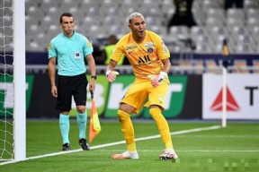 华体会体育-里昂绝杀皇马，梅西扑点救主英超