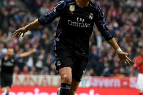 华体会登录-关于那不勒斯绝杀热刺，拉莫斯梅开二度欧冠的信息