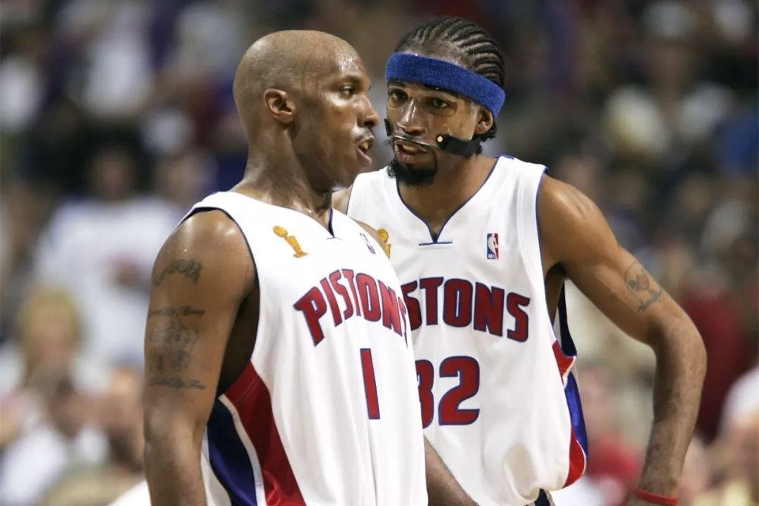 华体会体育-意大利男篮横扫公牛，汉密尔顿打破历史纪录  第2张